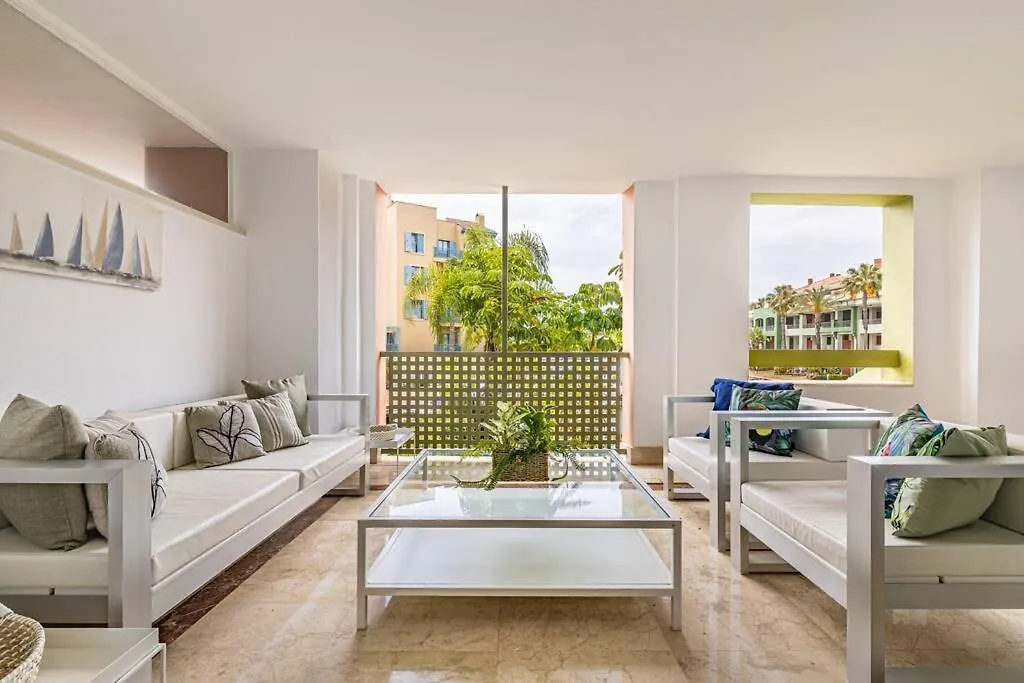 Stunning Tropical Oasis 3Br, Pool And Water Views Apartment Sotogrande 0*,
